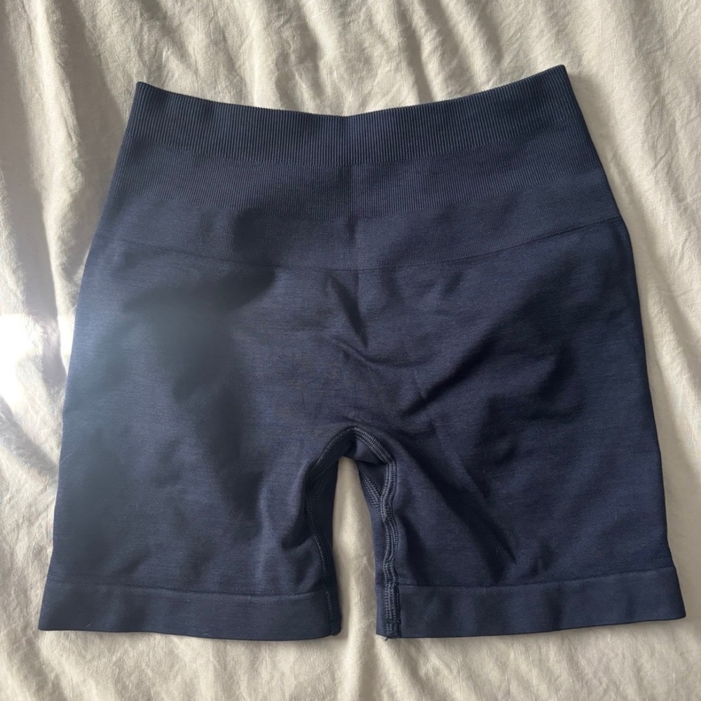 Youngla W120 Core Seamless Shorts